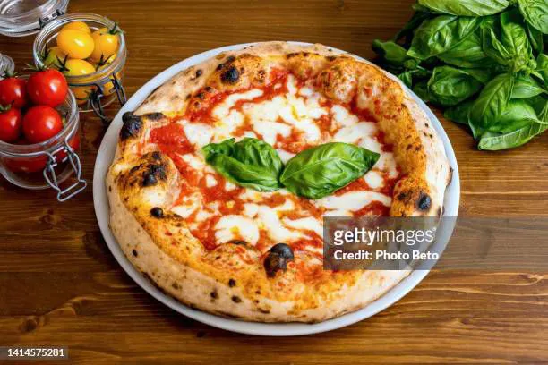 LA PIZZERIA NON SI FERMA IL MARTEDI