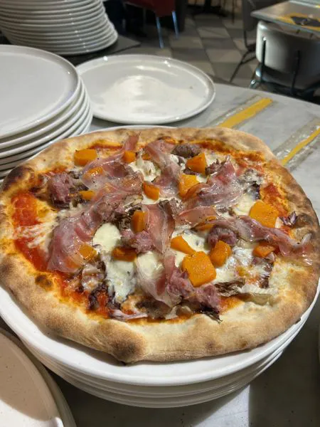 KAROL: la nuova Pizza del Mese di Pizzeria Girò a Verona