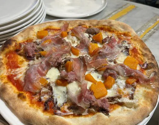KAROL: la nuova Pizza del Mese di Pizzeria Girò a Verona